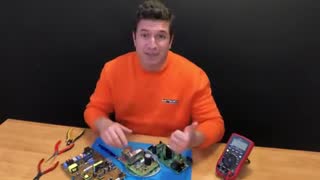 <�<� PRESENTATION Practical Electronics Course <�<�