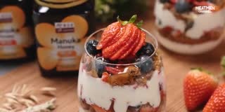 Mother's Day Special: Easy Manuka Honey Yogurt Parfait